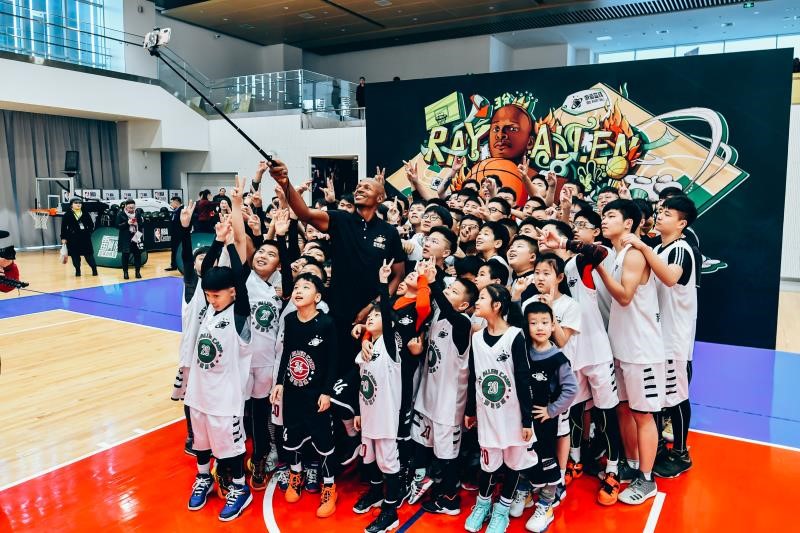 NBA名宿分享职业心得，慷慨传授经验助力青少年篮球培训