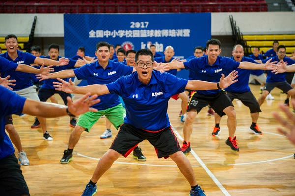 NBA名宿分享职业心得，慷慨传授经验助力青少年篮球培训